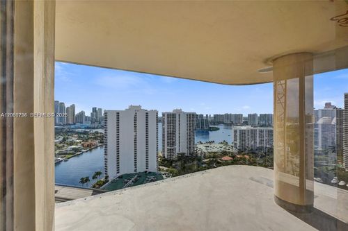 26e-19355 Turnberry Way, Aventura, FL, 33180-2543 | Card Image