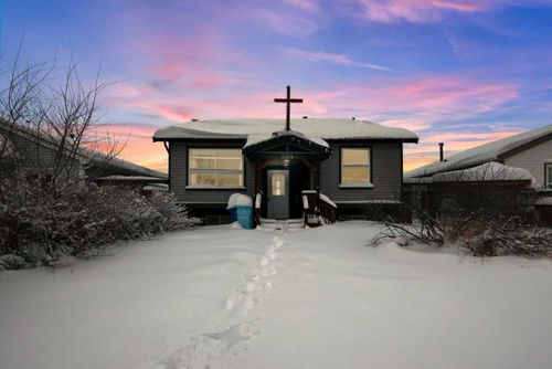 {{alt}} | Card Image