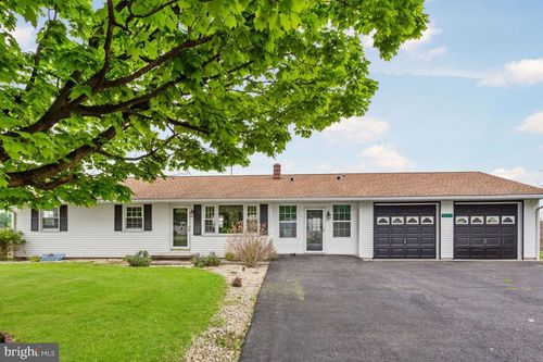 3251 Enoch Brown Rd, GREENCASTLE, PA, 17225-9781 | Card Image