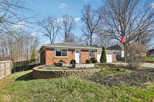 520 Woodland Pl, Greenwood, IN, 46142-3671 | Card Image