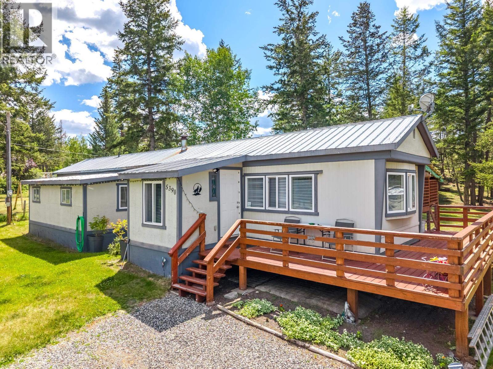 Residential in 103 Mile House