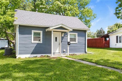 220 W 6th St, Cameron, MO, 64429-1625 | Card Image