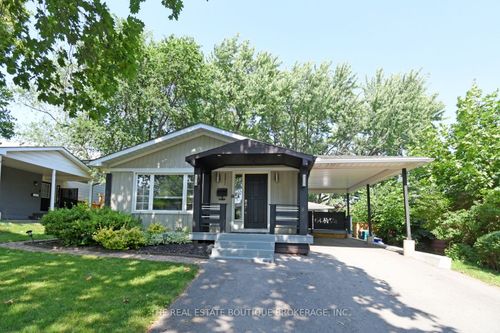 2271 Sheffield Dr, Burlington, ON, L7P2X4 | Card Image
