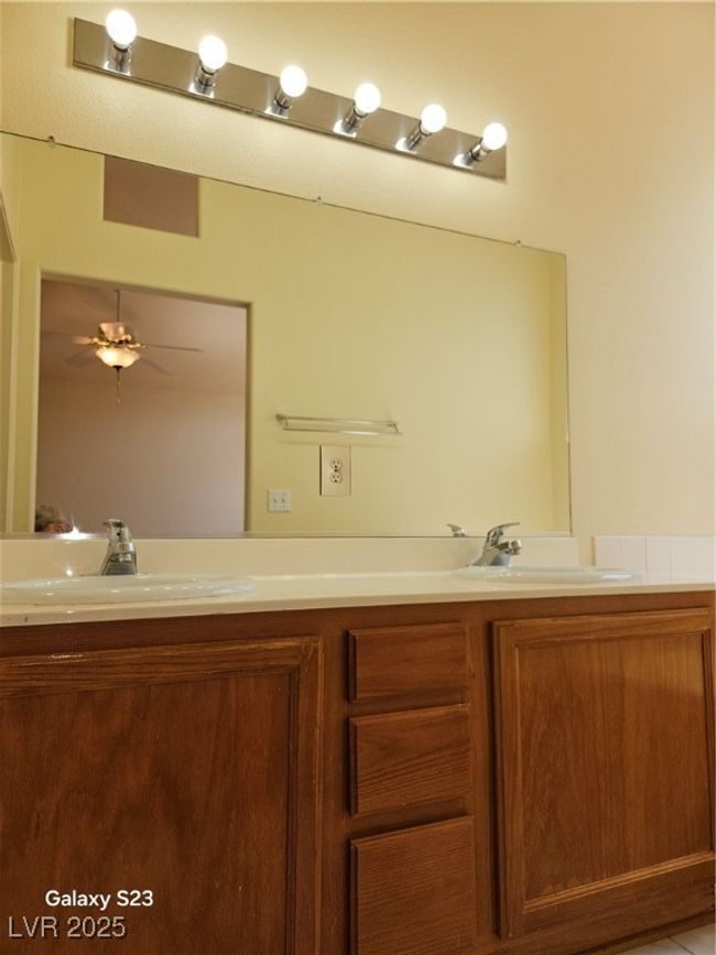 916 Autumn Royal Ln, House other with 3 bedrooms, 2 bathrooms and null parking in Las Vegas NV | Image 10