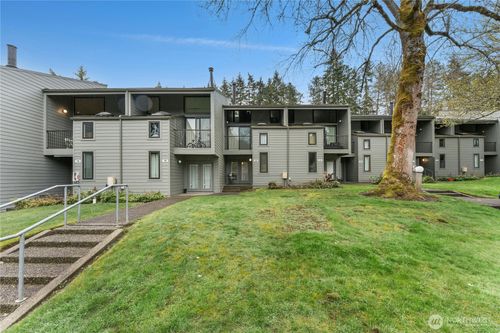12-6440 139th Place Ne, Redmond, WA, 98052 | Card Image