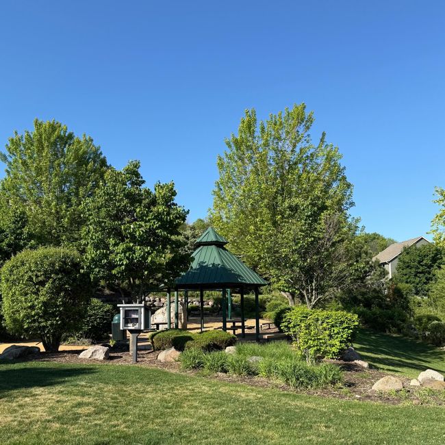 Gazebo just steps away! | Image 36