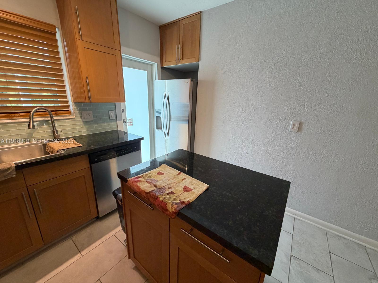 Residential Lease in Hallandale Beach 4