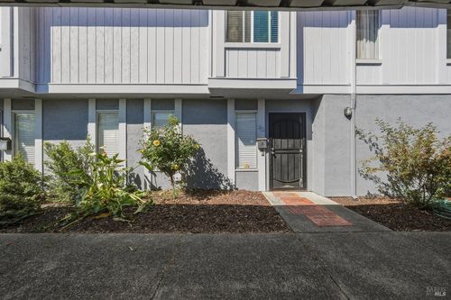 222 Del Luz Ct, Fairfield, CA, 94533-2257 | Card Image