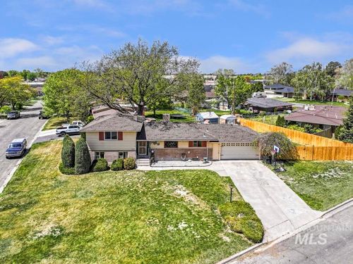 1319 Fremont Dr, Twin Falls, ID, 83301-4126 | Card Image