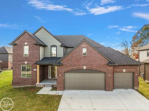 22138 Grove Dr, Macomb, MI, 48042-1751 | Card Image