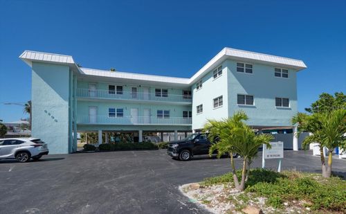 9-8200 Bayshore Dr, TREASURE ISLAND, FL, 33706-5233 | Card Image