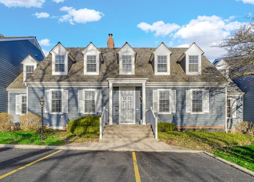 1624 Colonial Pkwy, Inverness, IL, 60067-4769 | Card Image