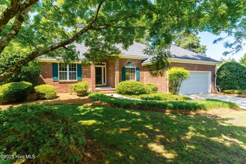 725 Monticello Dr, Pinehurst, NC, 28374-8605 | Card Image