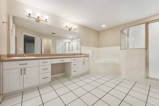 6041 W Cambridge Way, House other with 4 bedrooms, 3 bathrooms and 4 parking in Pace FL | Image 12
