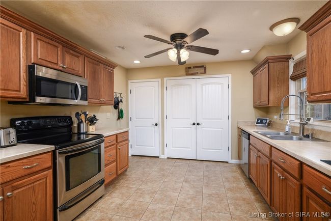 5142 Scottsville Rd, Home with 3 bedrooms, 3 bathrooms and null parking in Floyds Knobs IN | Image 16
