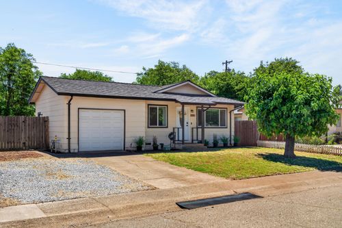 2315 Galaxy Way, Redding, CA, 96002-3422 | Card Image