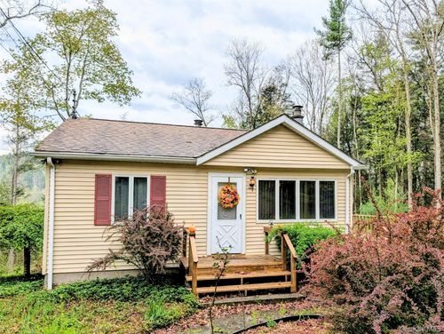 582 Lake Shore Ln, Narrowsburg, NY, 12764-6362 | Card Image