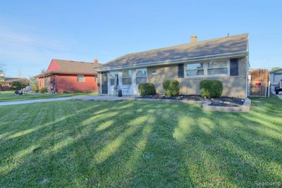 18021 Hamann Street, Home with 2 bedrooms, 1 bathrooms and null parking in Riverview MI | Image 3