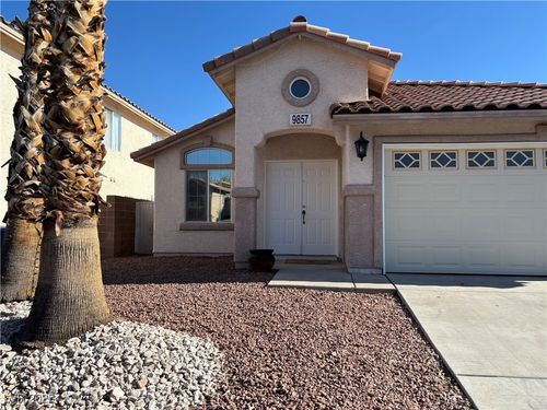 9857 Pioneer Ave, Las Vegas, NV, 89117-8415 | Card Image