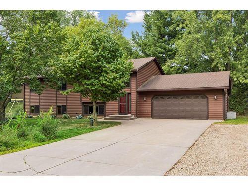 1076 Cottonwood Dr, Hudson, WI, 54016-7117 | Card Image