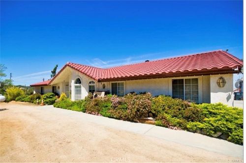 3010 Silver Ridge Dr, Pinon Hills, CA, 92372 | Card Image