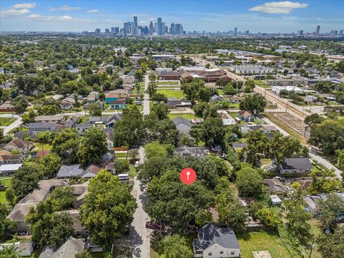 4705 Siegel St, Houston, TX, 77009-3257 | Card Image