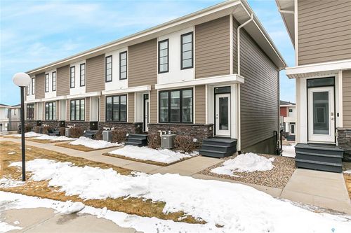 205-3229 Elgaard Dr, Regina, SK, S4X0L2 | Card Image