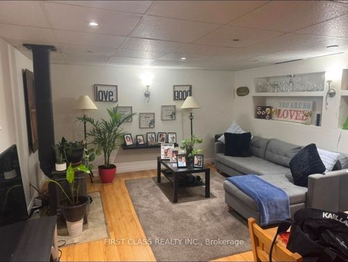 378 Martin St, Milton, ON, L9T2R6 | Card Image