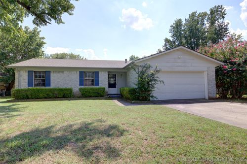 32 Rachel St, Bixby, OK, 74008-4908 | Card Image