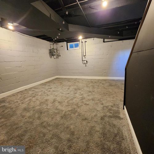 327 Grove Park Rd, BROOKLYN, MD, 21225-2612 | Card Image