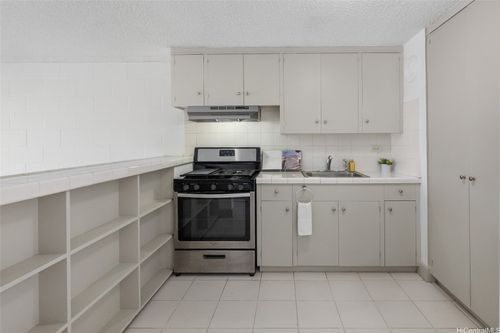 apt-205-2501 Coyne St, Honolulu, HI, 96826-1520 | Card Image