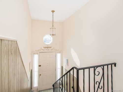 127 Bellevue Pl, Yonkers, NY, 10703-1606 | Card Image