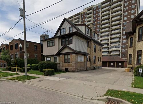 60 College Street, Kitchener, ON, N2H5A1 | Card Image
