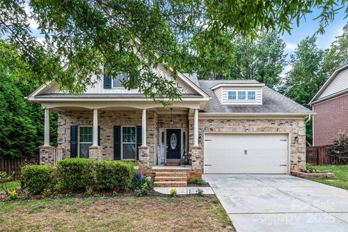 121 Misty Woods Dr, Clover, SC, 29710-8122 | Card Image