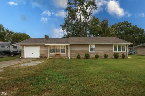 2613 Maple St, Columbus, IN, 47201-3137 | Card Image