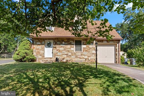 902 E Prospect Ave, NORTH WALES, PA, 19454-3029 | Card Image