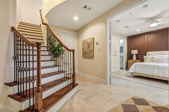 1818 Dart St, House other with 3 bedrooms, 5 bathrooms and 2 parking in Houston TX | Image 8