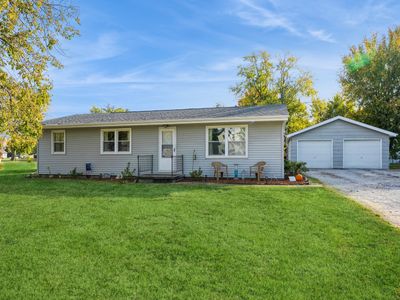 917 Lyon Street, Home with 3 bedrooms, 1 bathrooms and null parking in Murray IA | Image 2