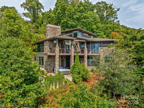 136 Senator Reynolds Rd, Asheville, NC, 28804-8301 | Card Image