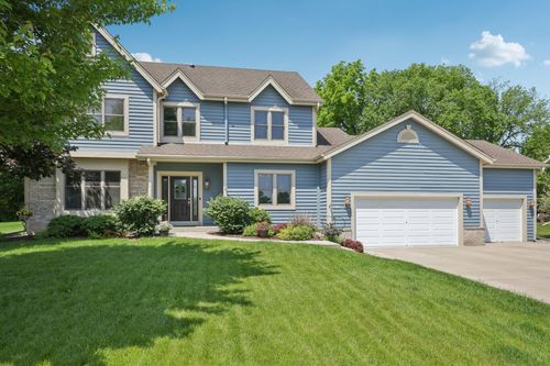 3915 Waterbury Ct, New Berlin, WI, 53151-6102 | Card Image