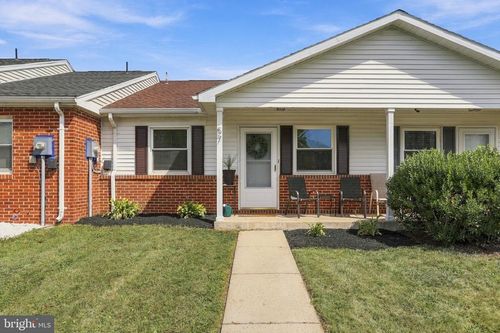57 Nottingham Dr, CHAMBERSBURG, PA, 17201-8300 | Card Image