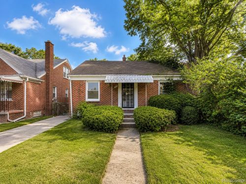 19447 Sunset St, Detroit, MI, 48234-2049 | Card Image