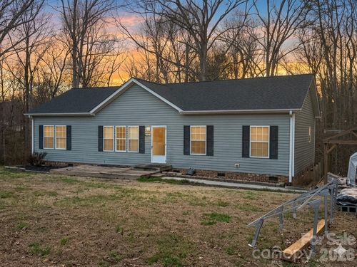 3233 Alamo Dr, Trinity, NC, 27370-7301 | Card Image