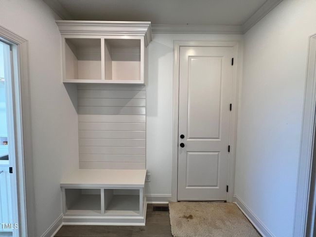 garage entry | Image 18