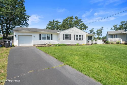 5 Selena Pl, Toms River, NJ, 08753-3729 | Card Image