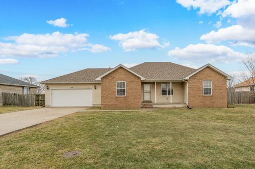 735 S Water St, Seymour, MO, 65746-8625 | Card Image