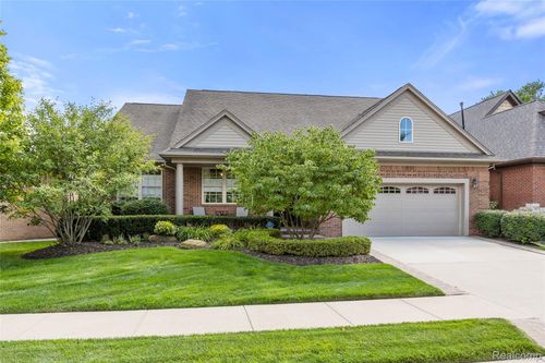7838 Firestone Ln, Washington Township, MI, 48094-3443 | Card Image