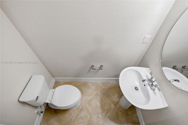 E - 4488 E Appleton Cir E, Townhouse with 3 bedrooms, 3 bathrooms and null parking in Oakland Park FL | Image 7