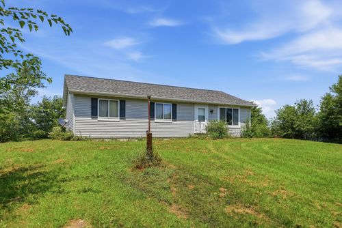 2961 W 2000s Rd, Kankakee, IL, 60901-8364 | Card Image