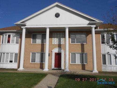 2130 Richards Rd, Ottawa Hills, OH, 43606-2565 | Card Image